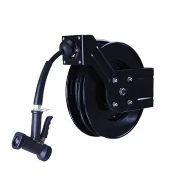 Pemasangan di Dinding Selang Taman